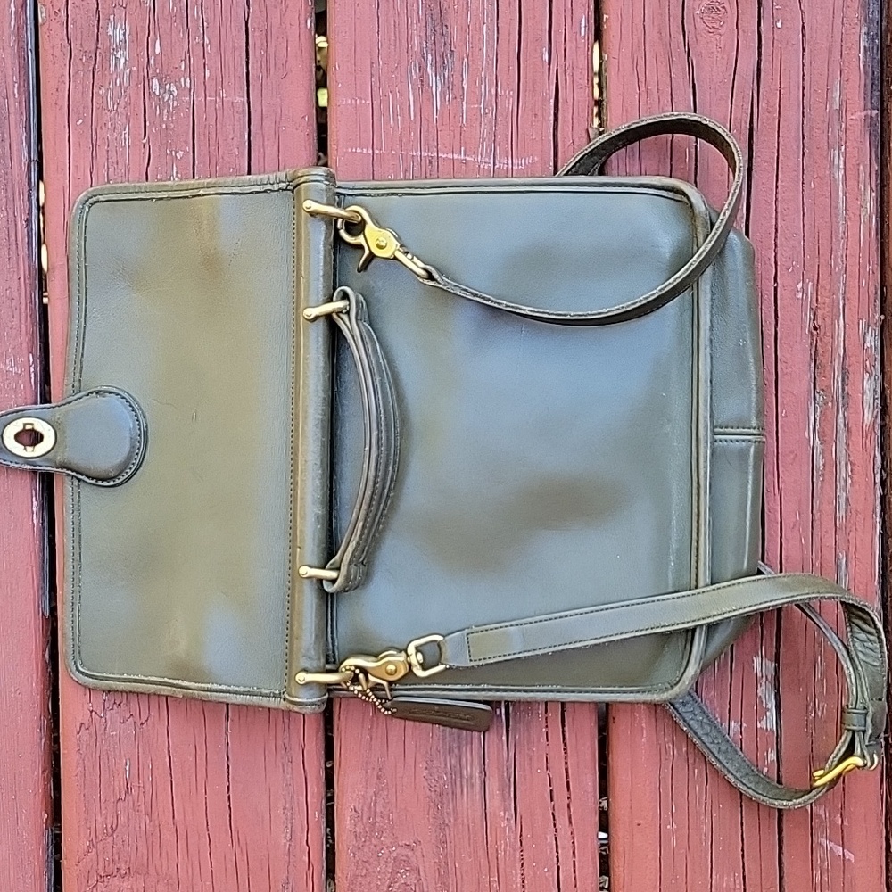 Classic Coach Olive Green Willis Leather Men's Bag - Picture 15 of 16